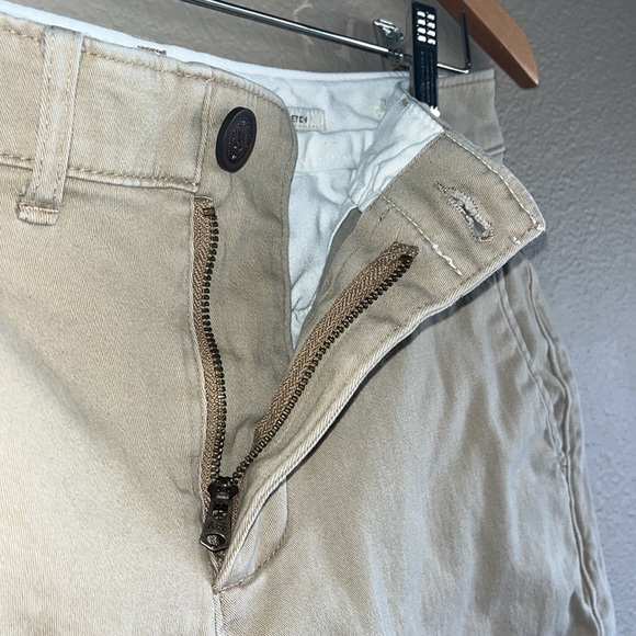 A&F Stretch Khaki Shorts - Picture 8 of 11